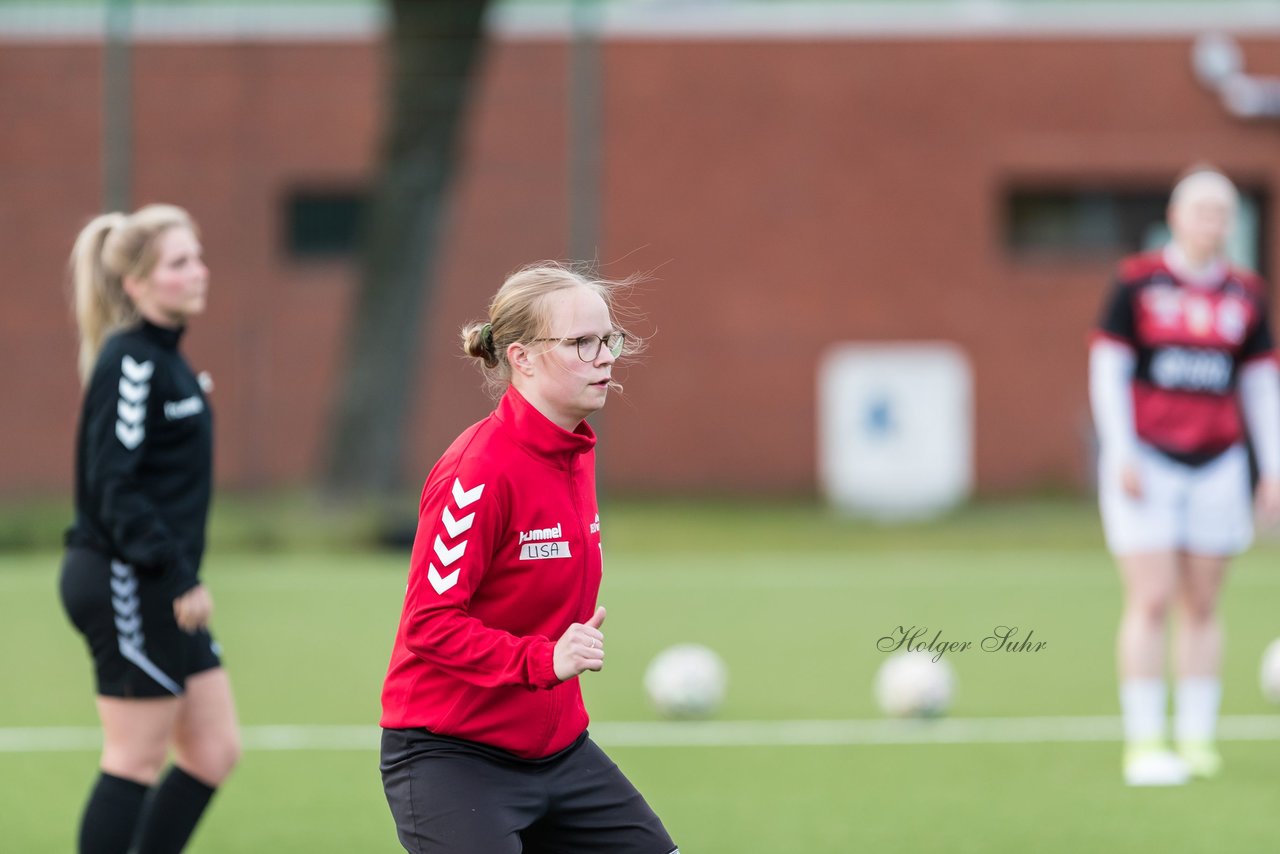 Bild 138 - Co-Trainerin der Frauen Nationalmannschaft Britta Carlson in Wahlstedt